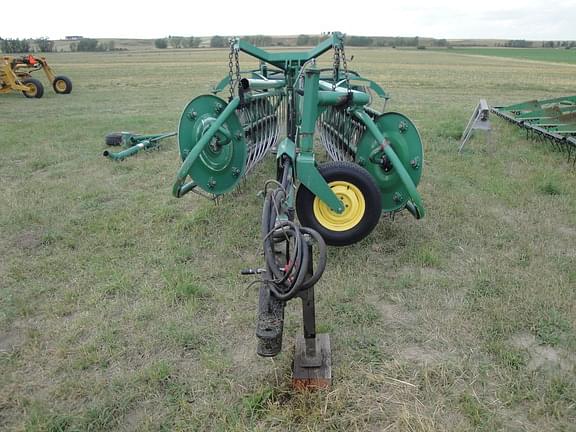 Image of John Deere 705 equipment image 1