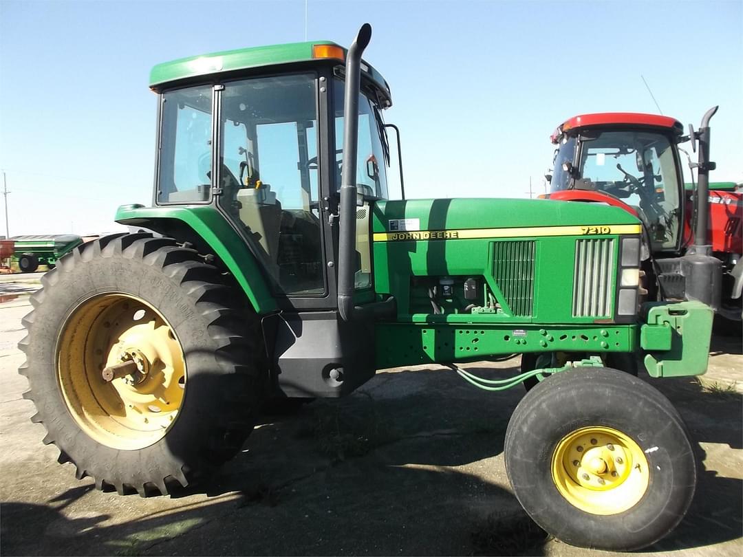 Image of John Deere 7210 Primary image