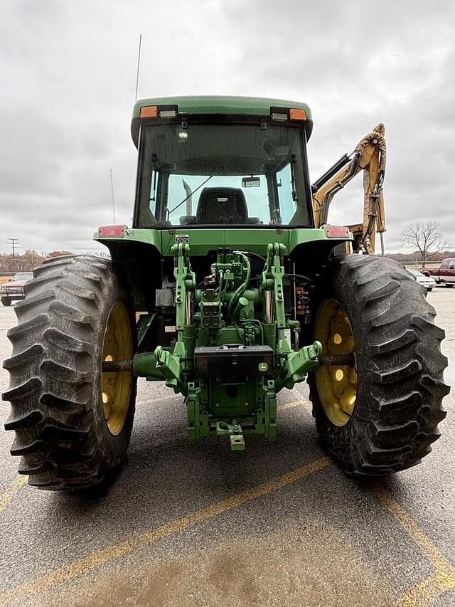 Image of John Deere 7210 equipment image 3