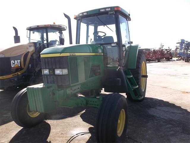 Image of John Deere 7210 equipment image 3