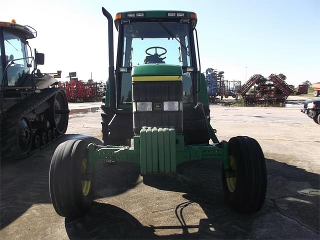 Image of John Deere 7210 equipment image 2