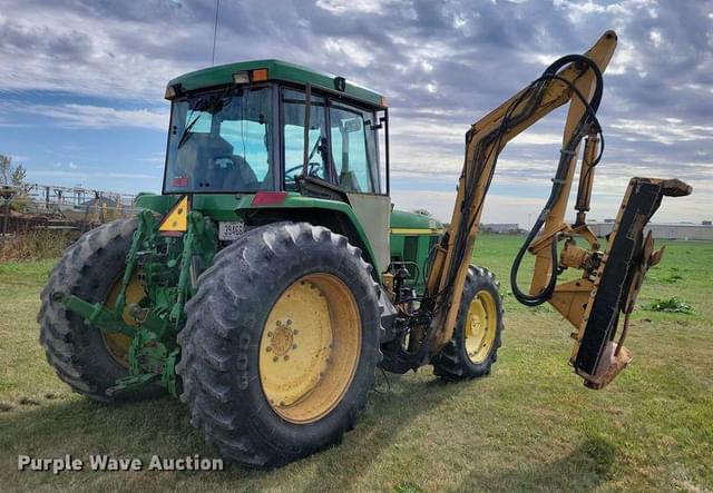 Image of John Deere 7210 equipment image 4
