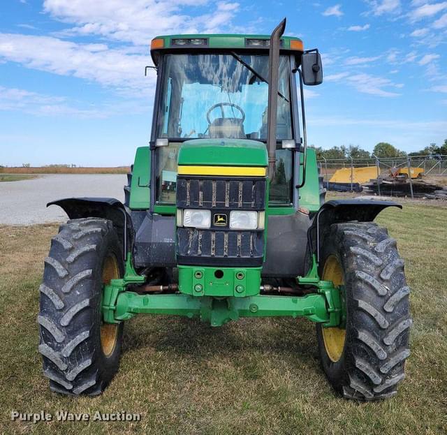 Image of John Deere 7210 equipment image 1