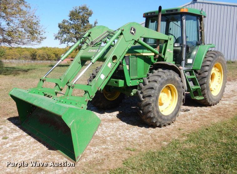 Main image John Deere 7210