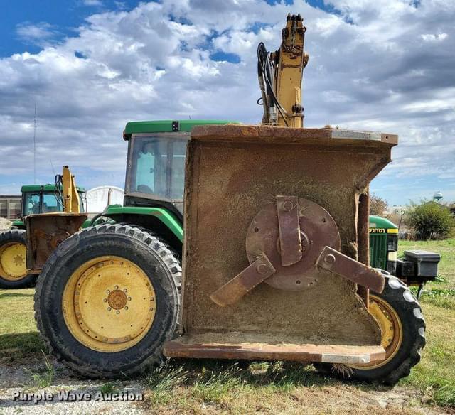 Image of John Deere 7210 equipment image 3