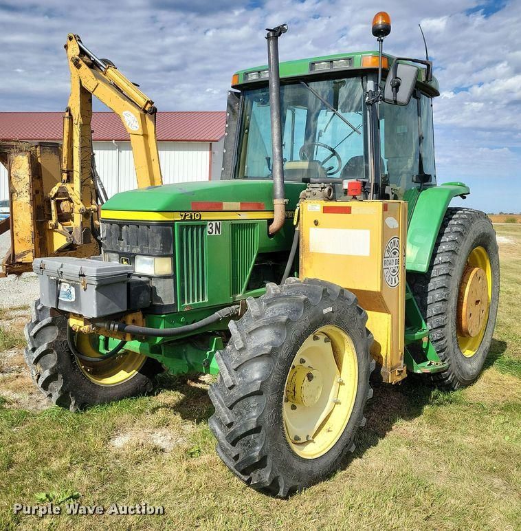 2001 John Deere 7210 Equipment Image0
