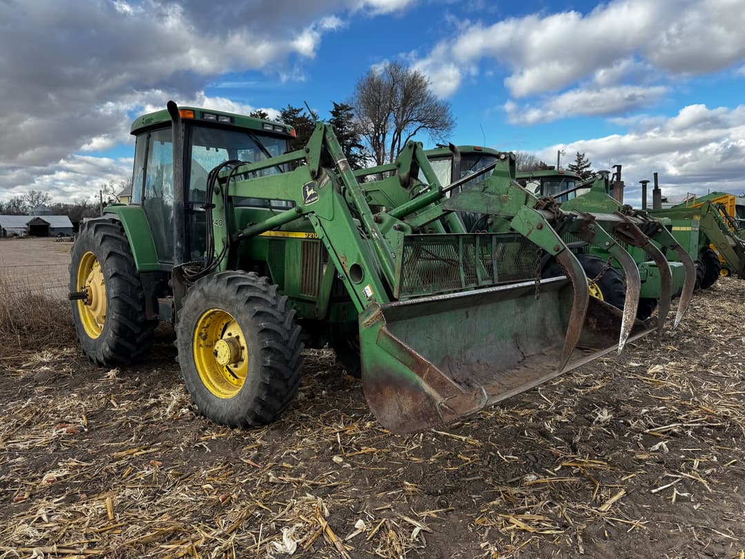 Image of John Deere 7210 Primary image