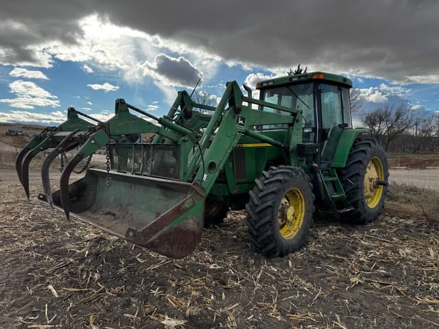 Image of John Deere 7210 equipment image 3