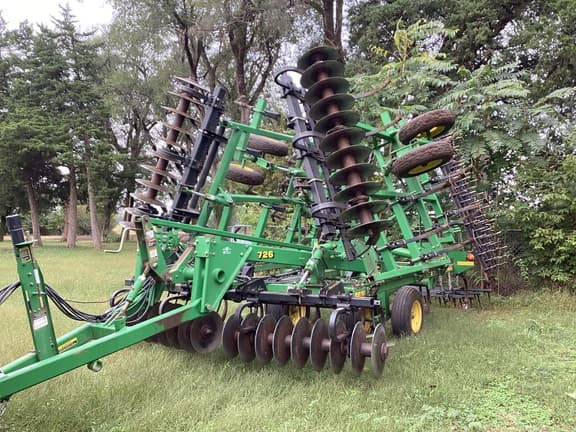 Image of John Deere 726 Primary image