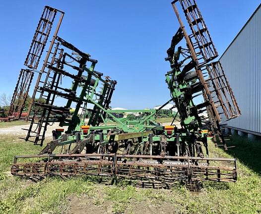 Image of John Deere 726 equipment image 1