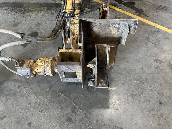 Image of John Deere 7410 equipment image 1
