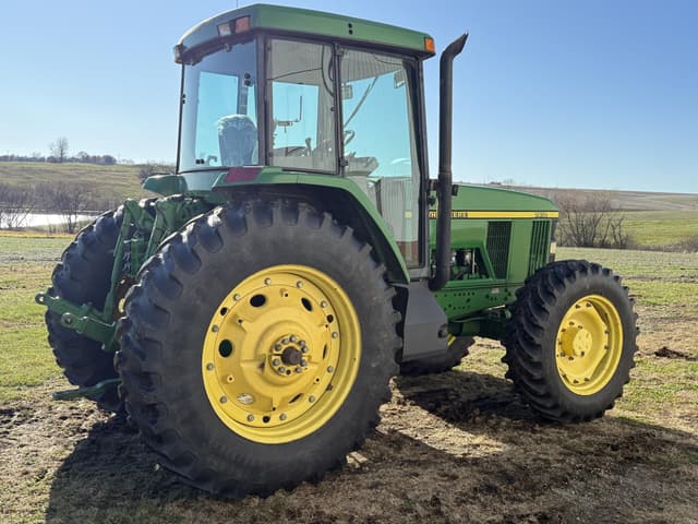 Image of John Deere 7410 equipment image 4