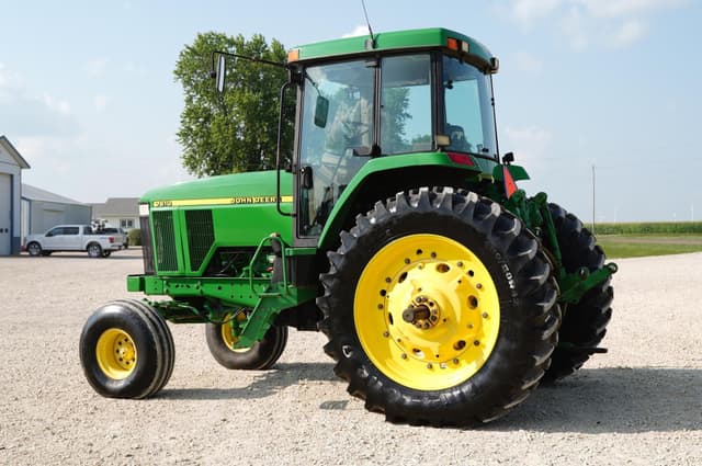 Image of John Deere 7610 equipment image 3