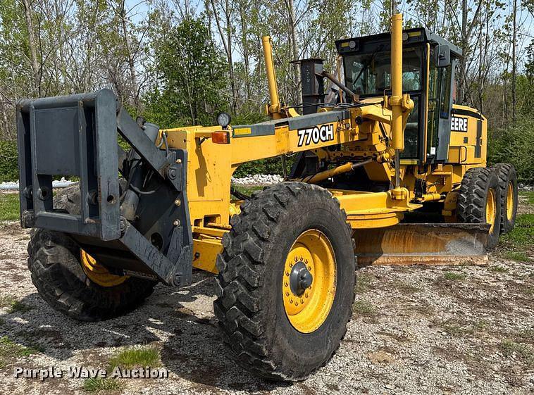 Image of John Deere 770CH Primary image