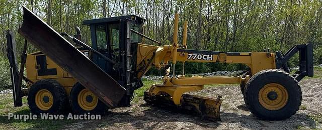 Image of John Deere 770CH equipment image 3