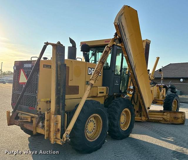 Image of John Deere 770CH equipment image 4