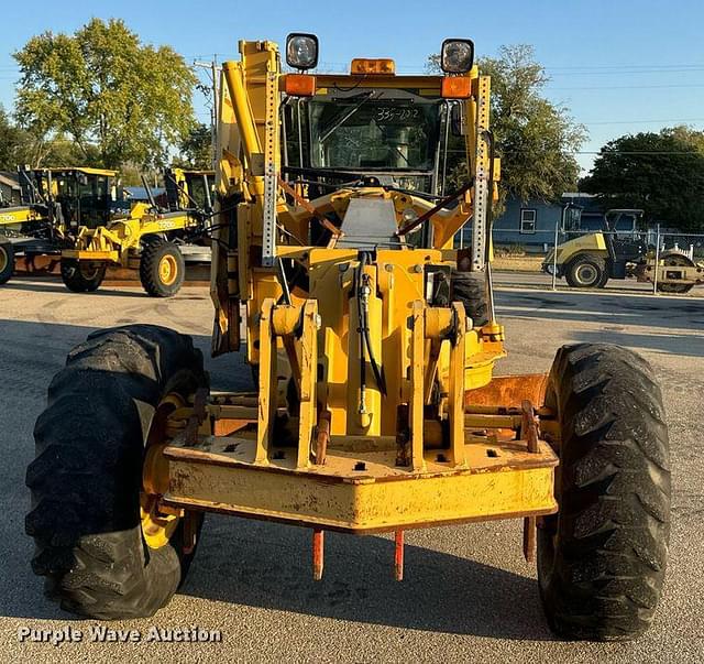 Image of John Deere 770CH equipment image 1