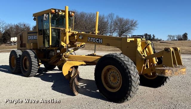 Image of John Deere 770CH equipment image 2