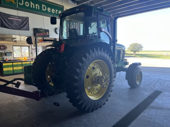 Image of John Deere 7710 equipment image 3