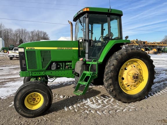 Image of John Deere 7810 equipment image 1
