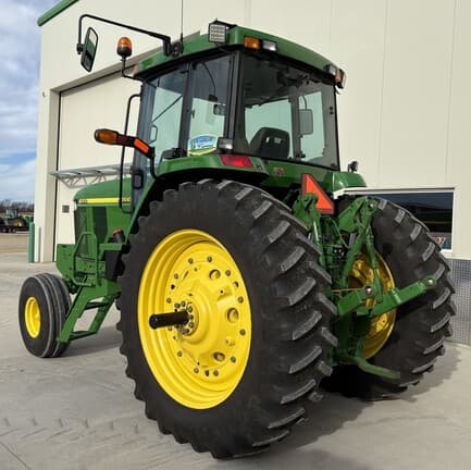 Image of John Deere 7810 equipment image 4