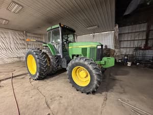 2001 John Deere 7810 Image