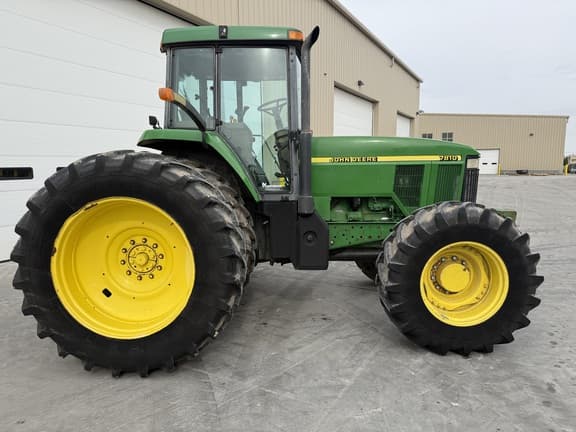 Image of John Deere 7810 equipment image 1