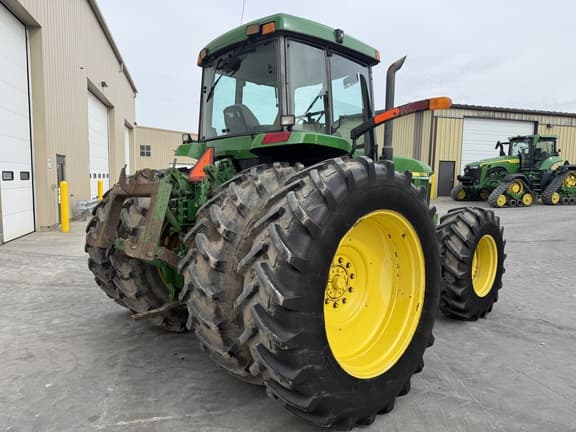 Image of John Deere 7810 equipment image 2