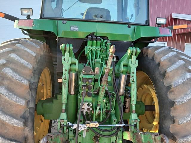 Image of John Deere 7810 equipment image 3