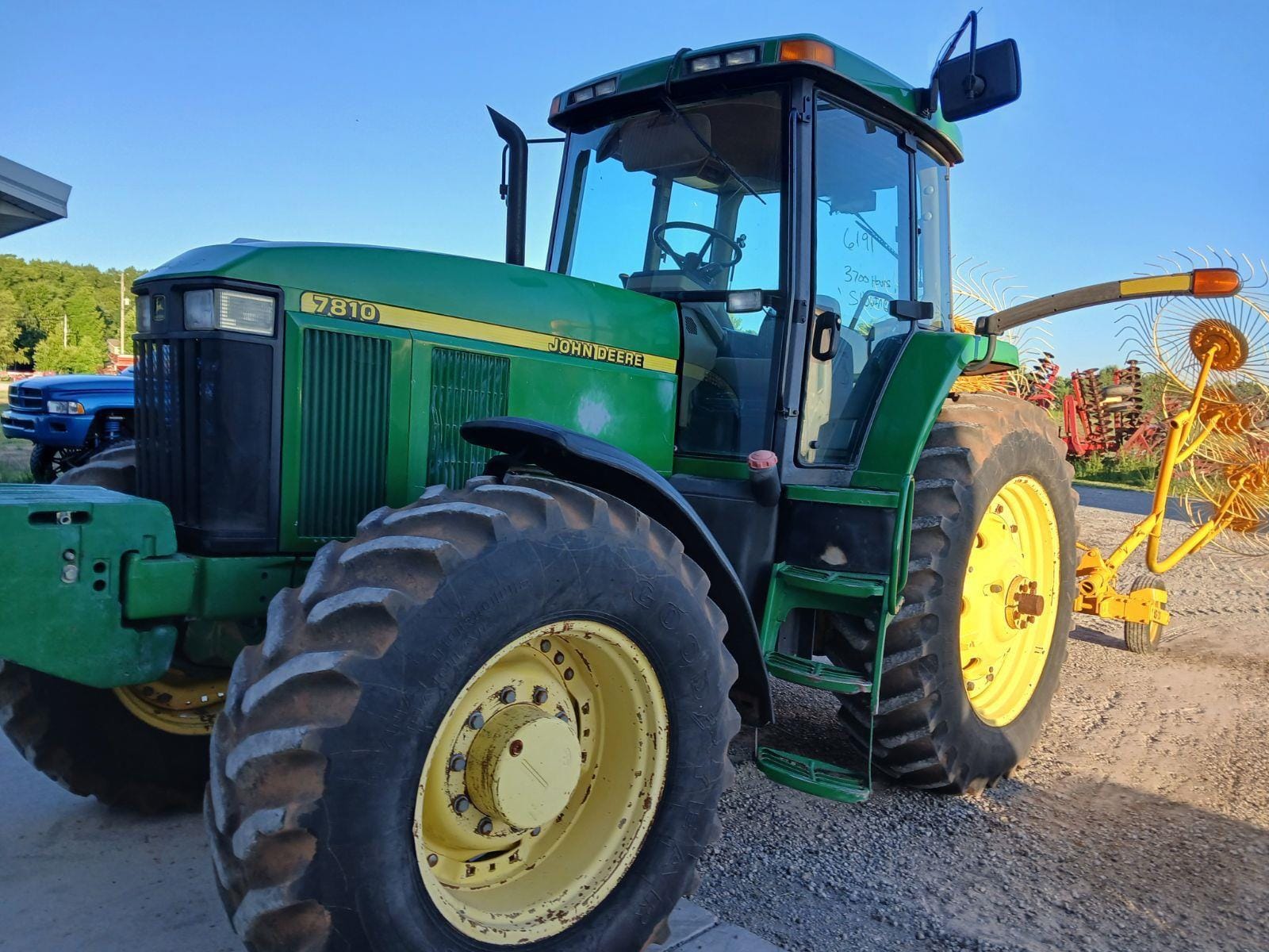 Main image John Deere 7810