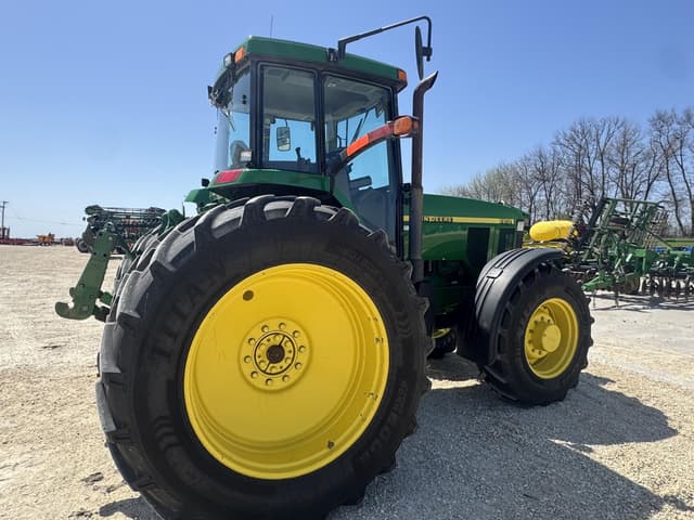 Image of John Deere 7810 equipment image 2