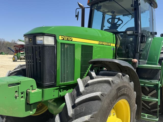 Image of John Deere 7810 equipment image 4