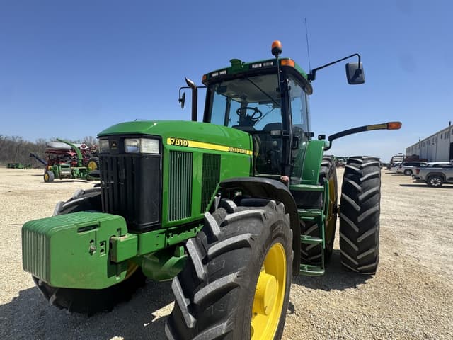 Image of John Deere 7810 equipment image 1