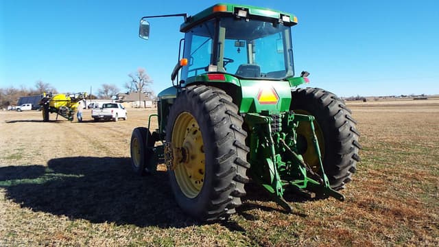 Image of John Deere 8210 equipment image 3