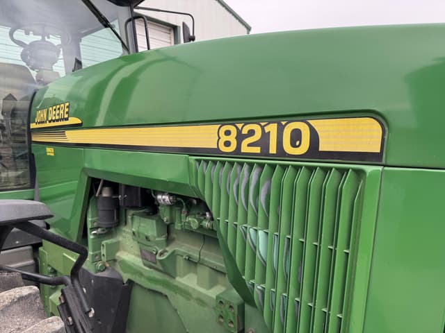 Image of John Deere 8210 equipment image 2