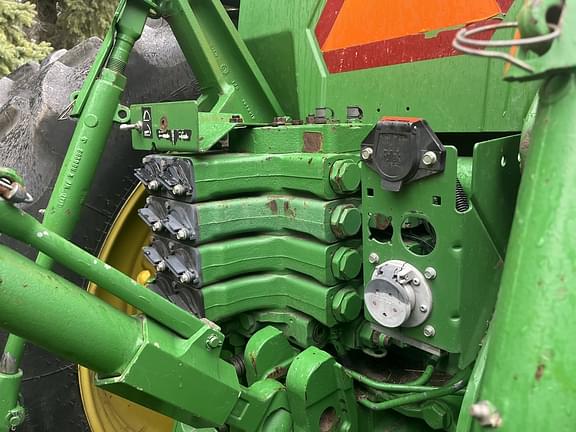 Image of John Deere 8310 equipment image 4