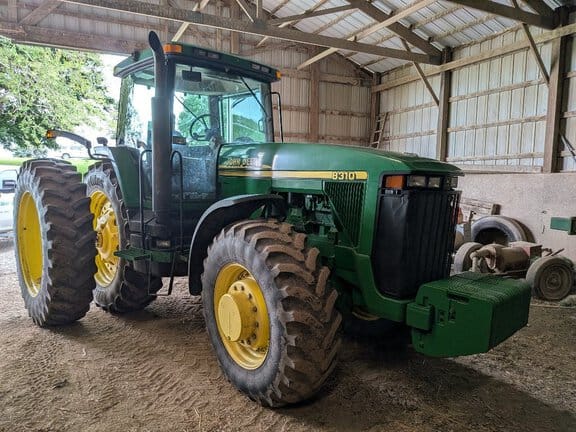 2001 John Deere 8310 Equipment Image0