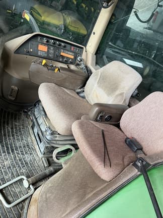 Image of John Deere 8310 equipment image 4