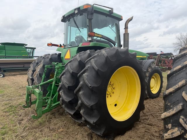 Image of John Deere 8310 equipment image 2