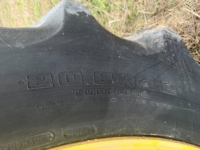 Image of John Deere 8310 equipment image 4