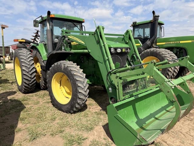 Image of John Deere 8320 equipment image 3