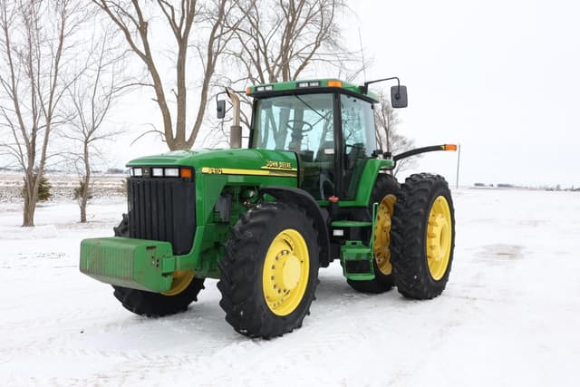 Image of John Deere 8410 equipment image 2
