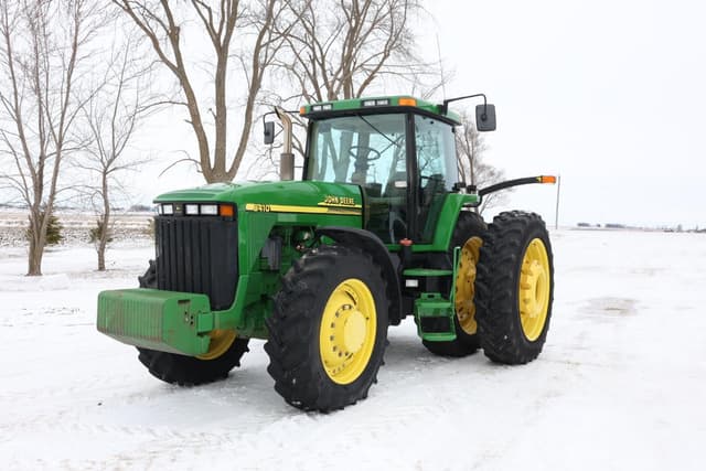 Image of John Deere 8410 equipment image 2