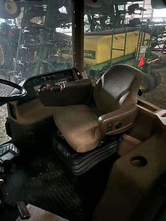 Image of John Deere 8410T equipment image 4