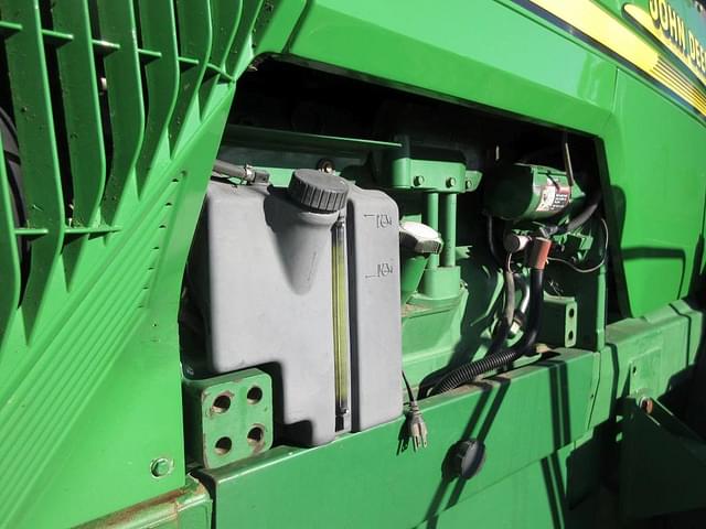 Image of John Deere 8410T equipment image 3