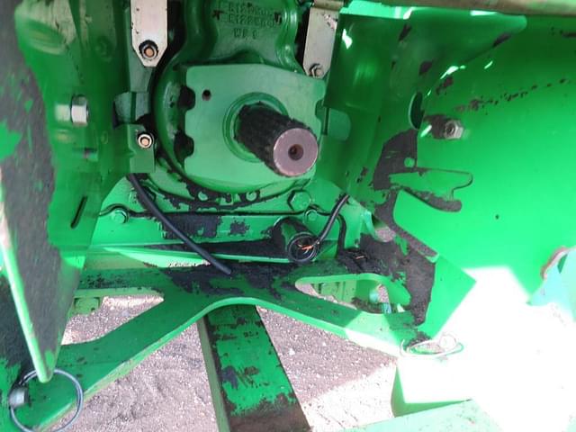 Image of John Deere 8410T equipment image 4