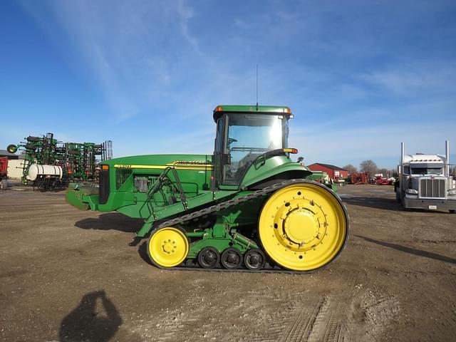 Image of John Deere 8410T equipment image 1