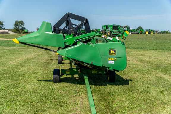 Image of John Deere 920F equipment image 1