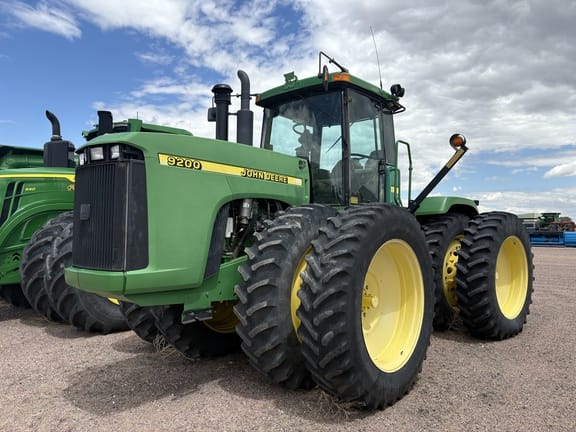 2001 John Deere 9200 Equipment Image0
