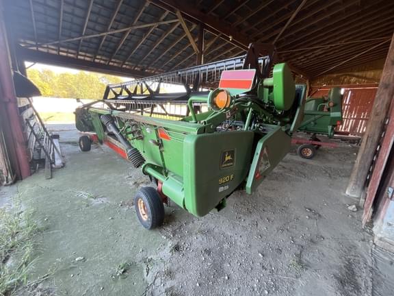 Image of John Deere 920F equipment image 1